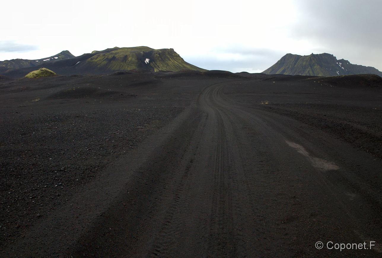 004 Islande 2009.jpg - sur la piste F232 non loin de l'intersection avec la F210